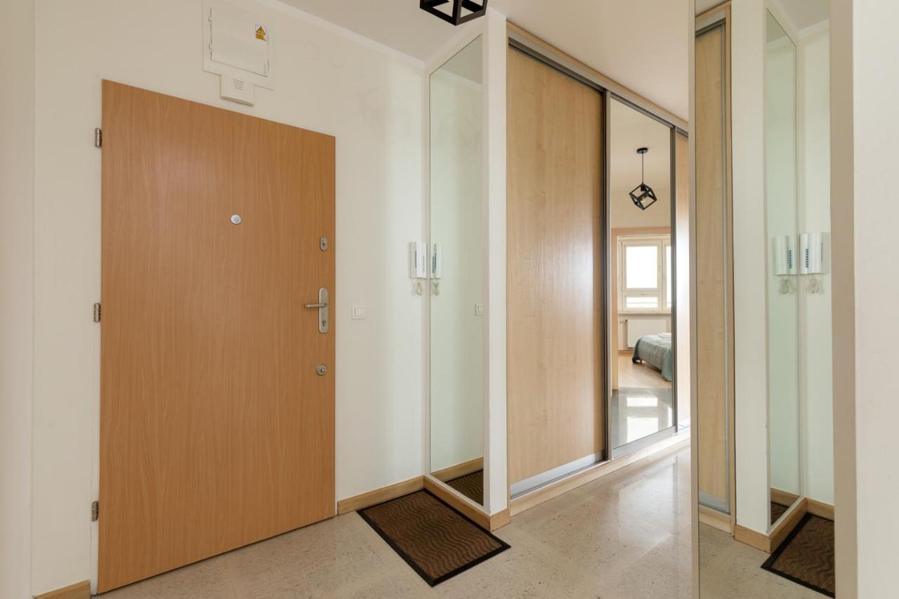 Apartment Slominskiego 5 II With Balcony By Noclegi Renters وارسو المظهر الخارجي الصورة
